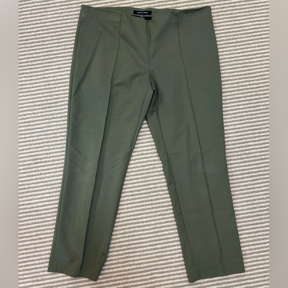 Elegant Olive Cropped Pants